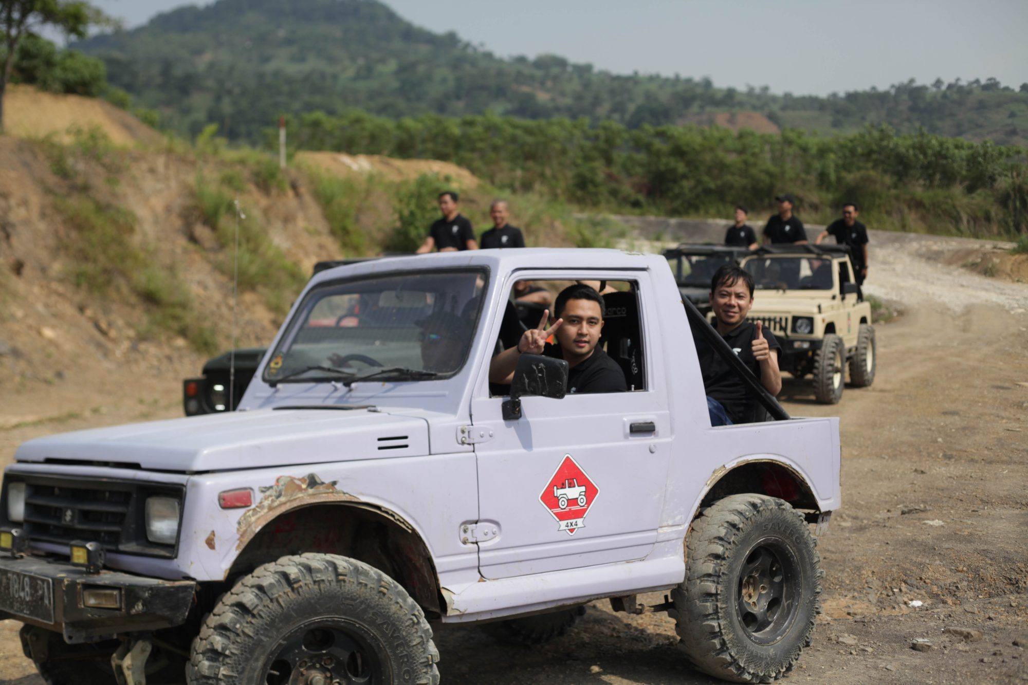 Suzuki Jimny, Mobil Off Road Kecil yang Tangguh.