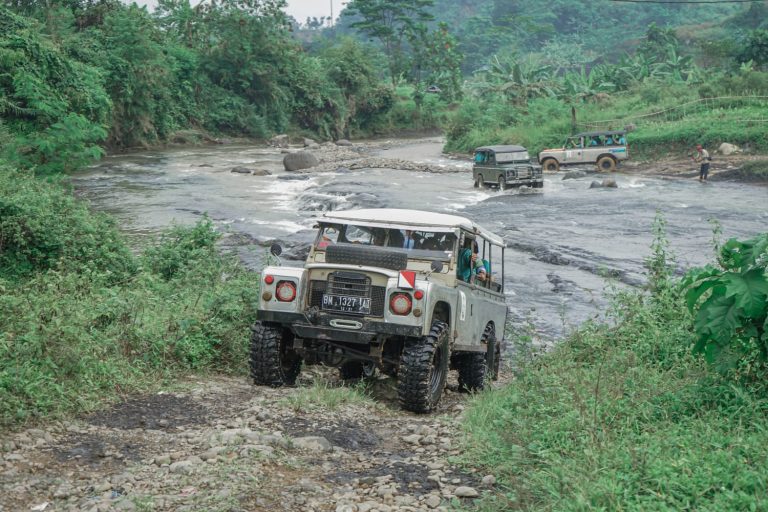 paket wisata fun offroad outing untuk perusahaan