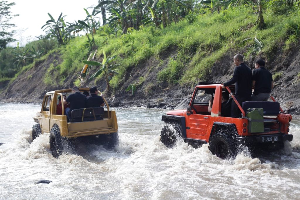 rekomendasi tempat offroad di bandung untuk gathering kantor 